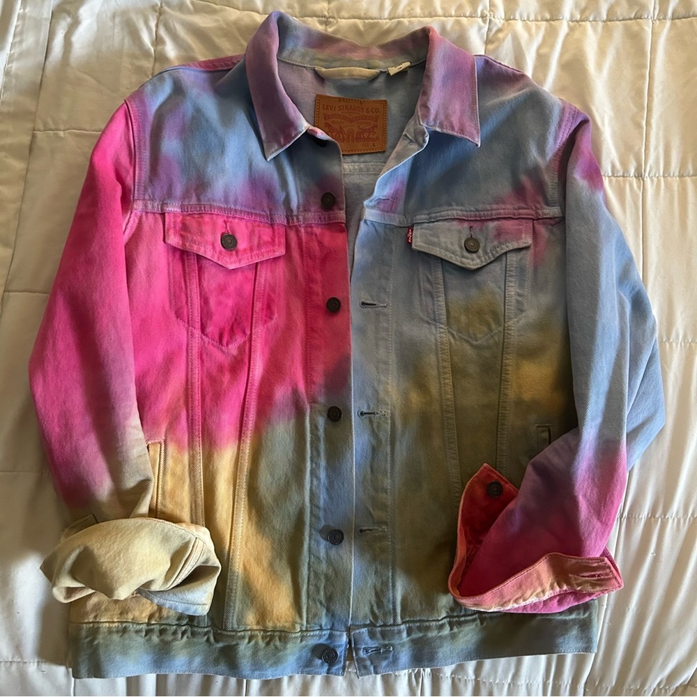 Levi’s Tie Dye Rainbow Trucker Denim Jean Jacket Size Large - Picture 2 of 6